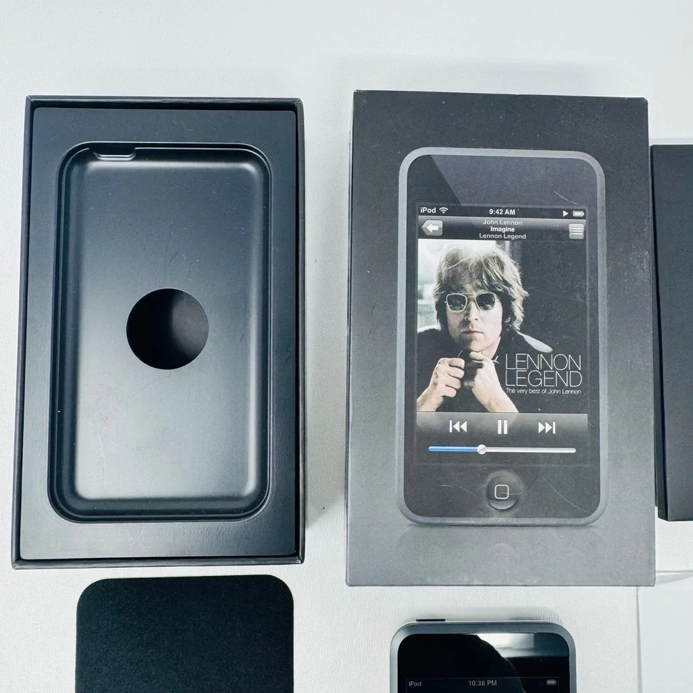 Apple iPod touch 1st Generation 8GB Black MA623LL/A Model A1213 with Box